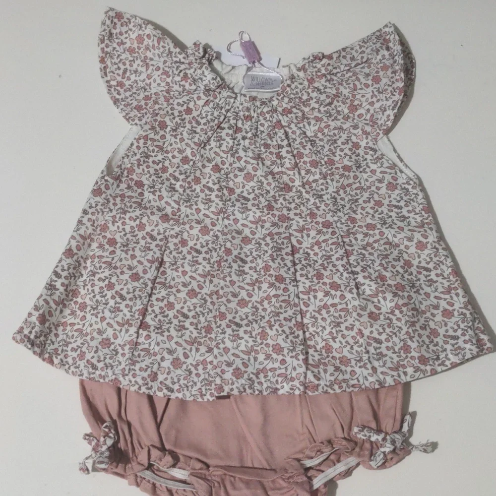 Willow & Whistle Baby Girl Floral Top and Bloomers Set. Size 3 Months NWT - Picture 1 of 8
